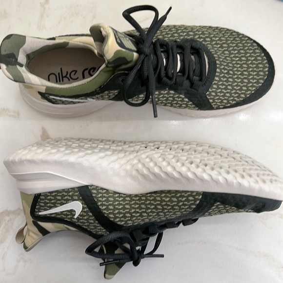 Nike React shoes , brand new - only tried on indoors - Picture 5 of 5